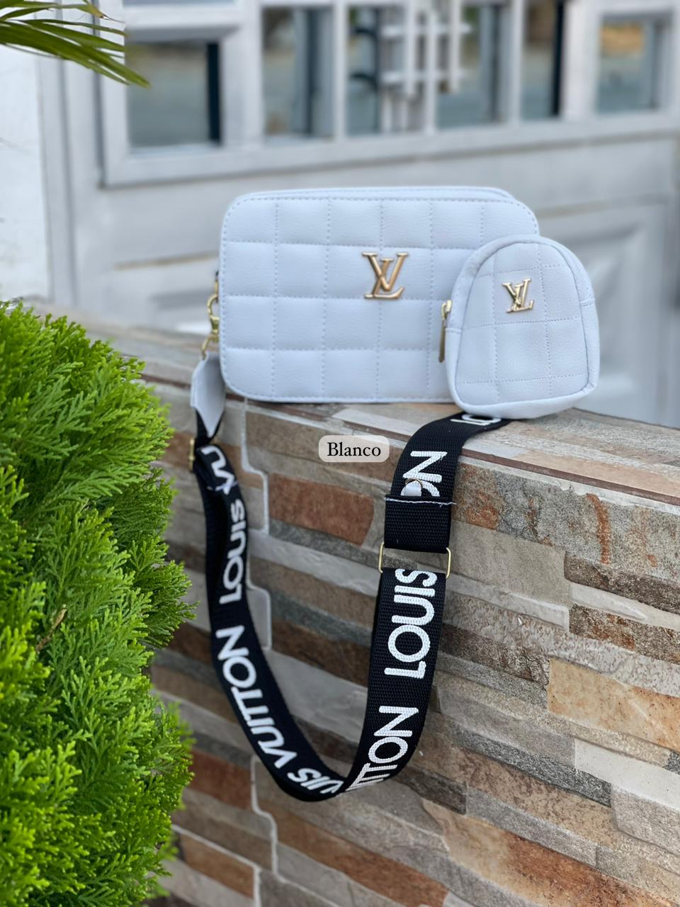 Bolso Manos libre con monedero lv